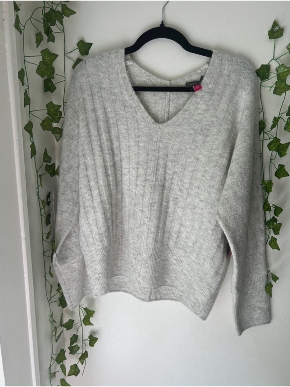 NWT Vince Camuto Light Gray Ribbed V-Neck Sweater